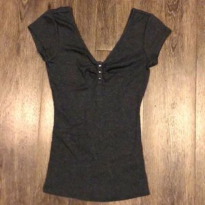 Adorable Guess t shirt